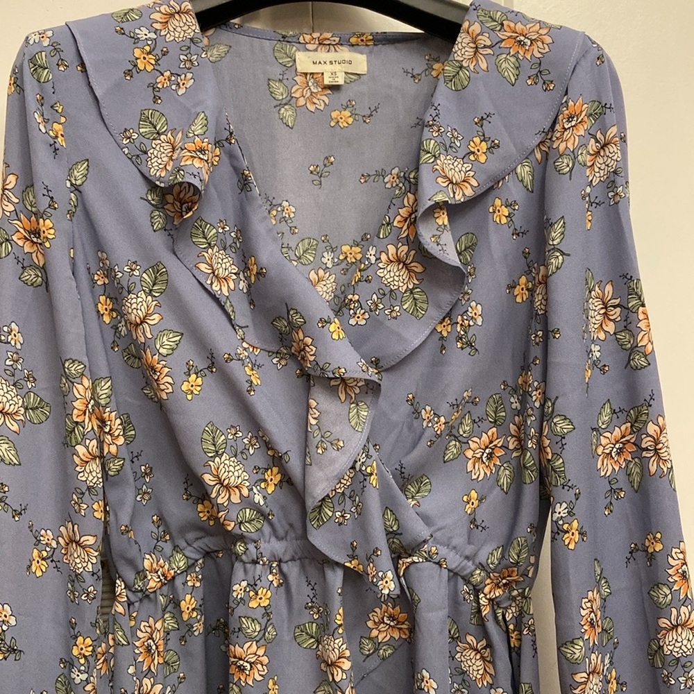 Max Studio flower print blouse - Picture 8 of 10